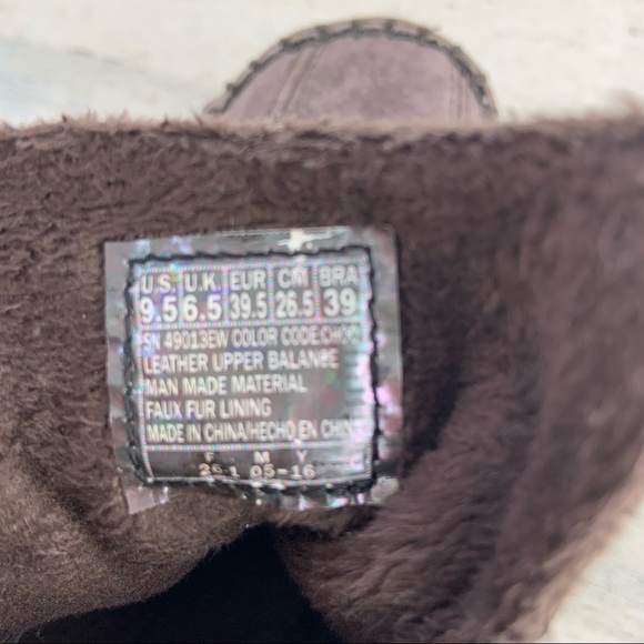 SKECHERS Brown Suede Chukka Boots Size 9.5 Wide - Picture 8 of 9